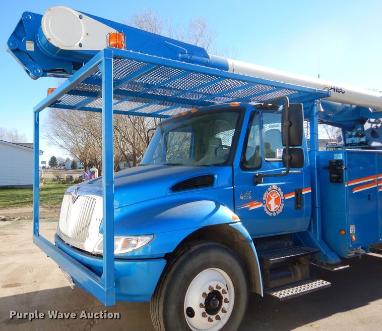 image for item DK3364 2002 International 4300  bucket truck