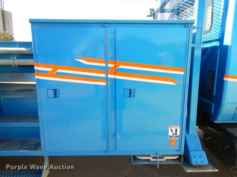 image for item DK3364 2002 International 4300  bucket truck