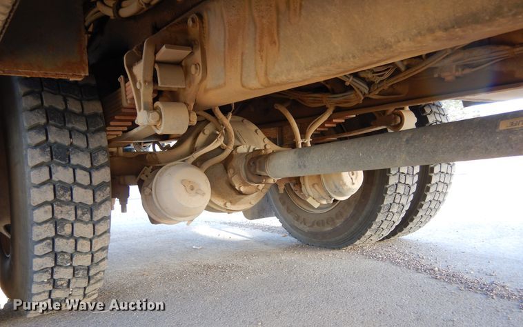 image for item DK3364 2002 International 4300  bucket truck