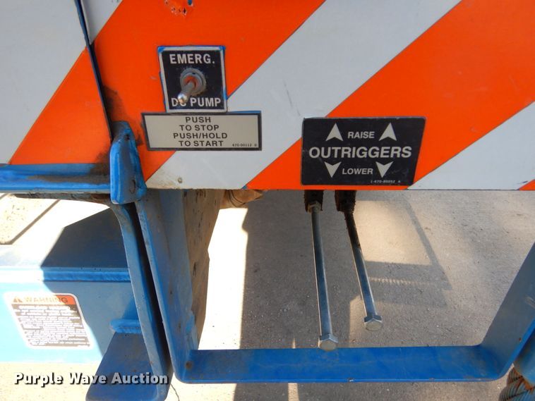 image for item DK3364 2002 International 4300  bucket truck