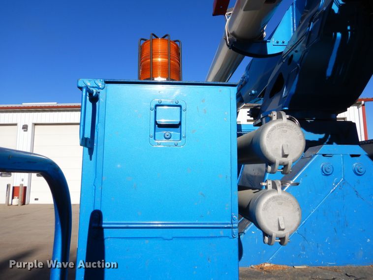 image for item DK3364 2002 International 4300  bucket truck