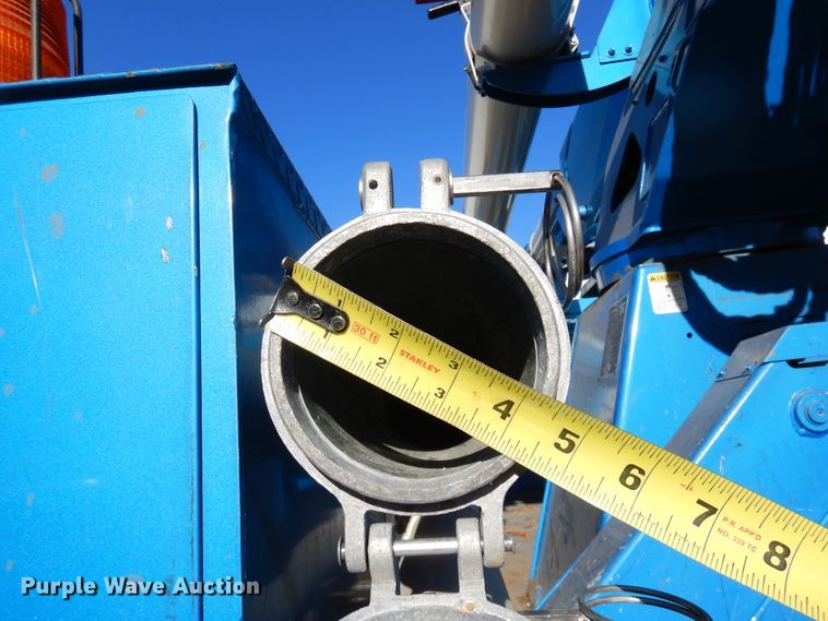 image for item DK3364 2002 International 4300  bucket truck