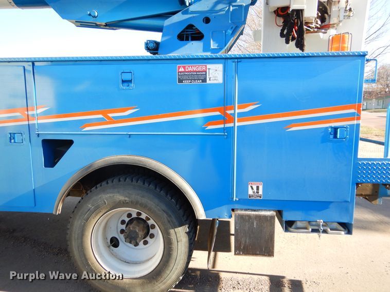 image for item DK3364 2002 International 4300  bucket truck