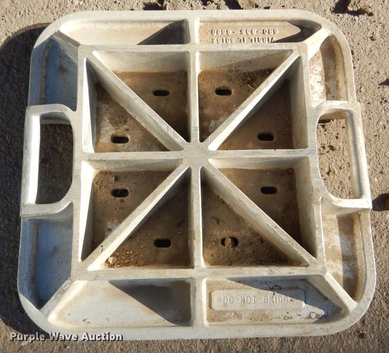 image for item DK3364 2002 International 4300  bucket truck