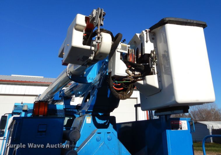 image for item DK3364 2002 International 4300  bucket truck