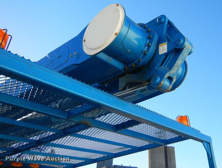 image for item DK3364 2002 International 4300  bucket truck