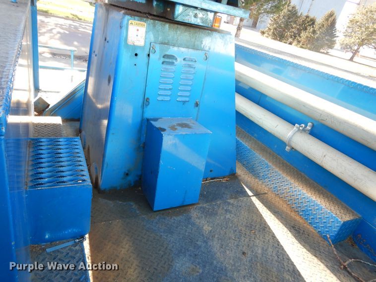 image for item DK3364 2002 International 4300  bucket truck