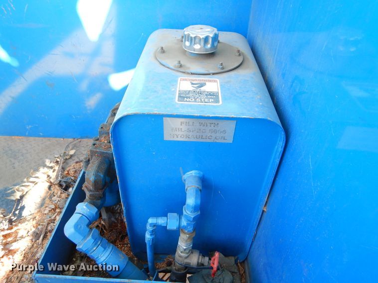 image for item DK3364 2002 International 4300  bucket truck