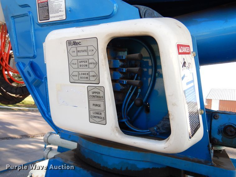 image for item DK3364 2002 International 4300  bucket truck