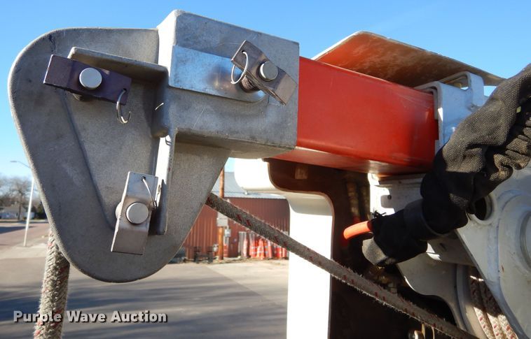 image for item DK3364 2002 International 4300  bucket truck