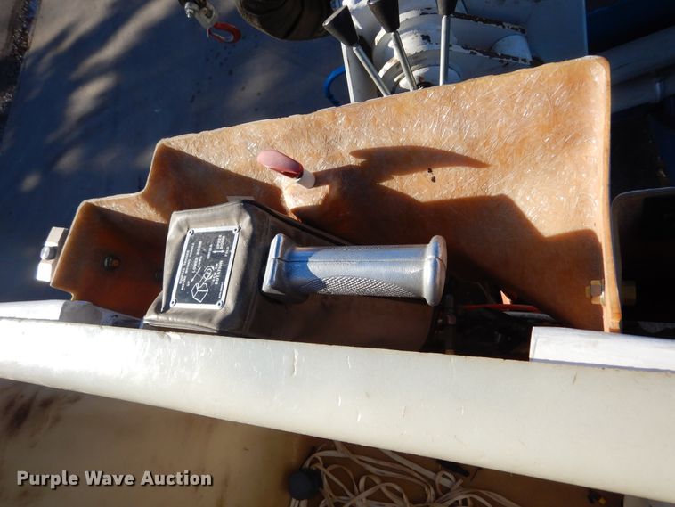 image for item DK3364 2002 International 4300  bucket truck