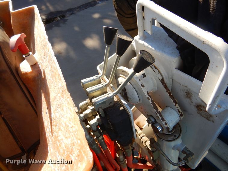 image for item DK3364 2002 International 4300  bucket truck