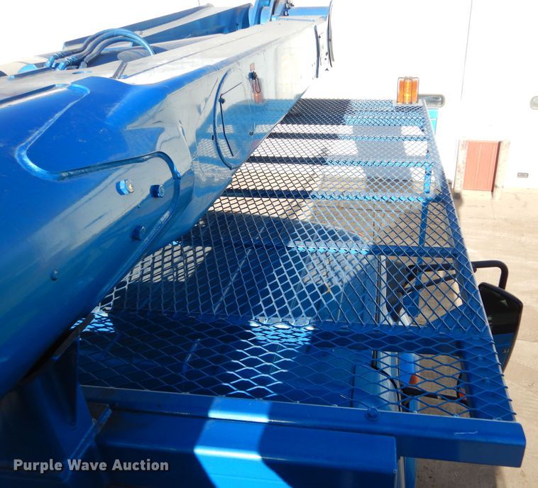 image for item DK3364 2002 International 4300  bucket truck