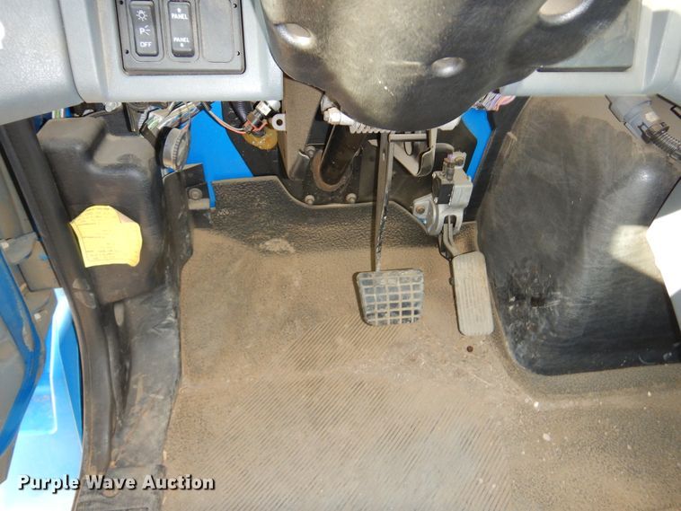 image for item DK3364 2002 International 4300  bucket truck