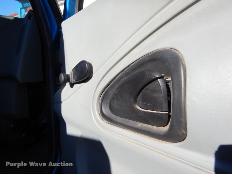 image for item DK3364 2002 International 4300  bucket truck