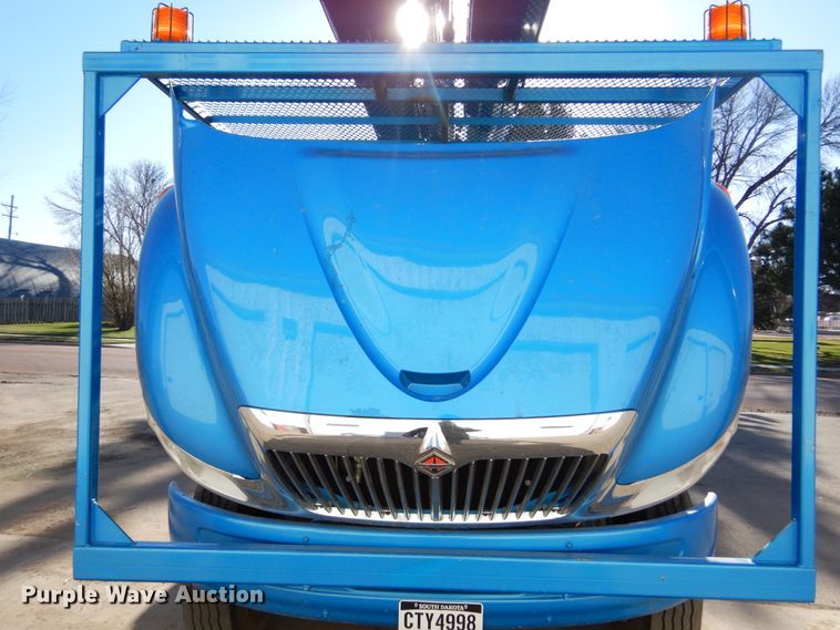 image for item DK3364 2002 International 4300  bucket truck