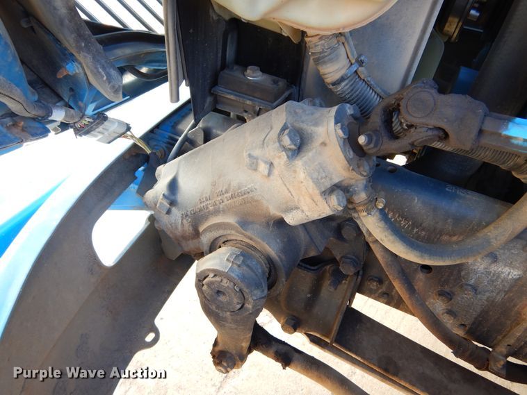 image for item DK3364 2002 International 4300  bucket truck