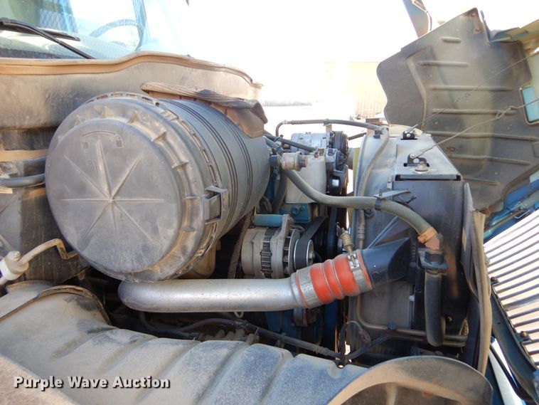 image for item DK3364 2002 International 4300  bucket truck