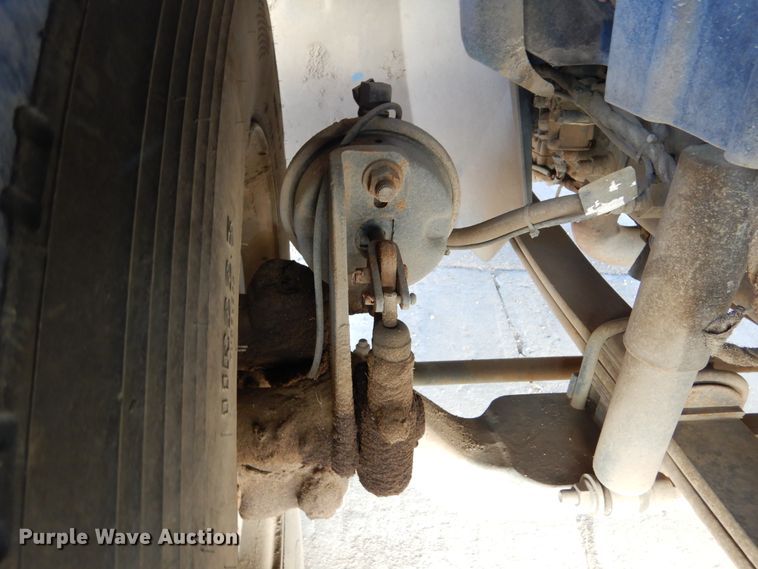 image for item DK3364 2002 International 4300  bucket truck