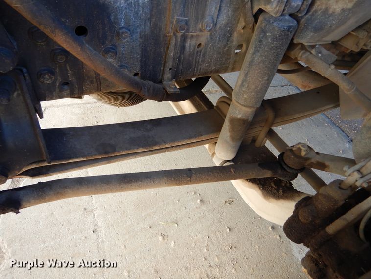 image for item DK3364 2002 International 4300  bucket truck