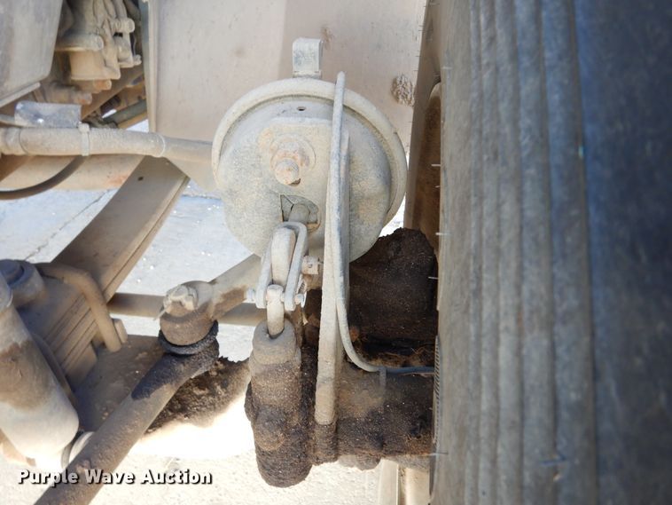 image for item DK3364 2002 International 4300  bucket truck