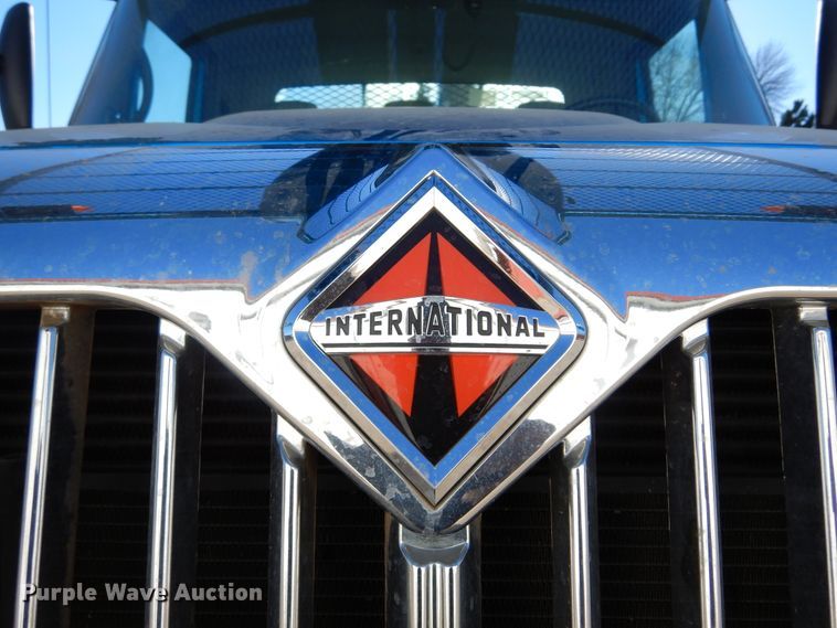 image for item DK3364 2002 International 4300  bucket truck