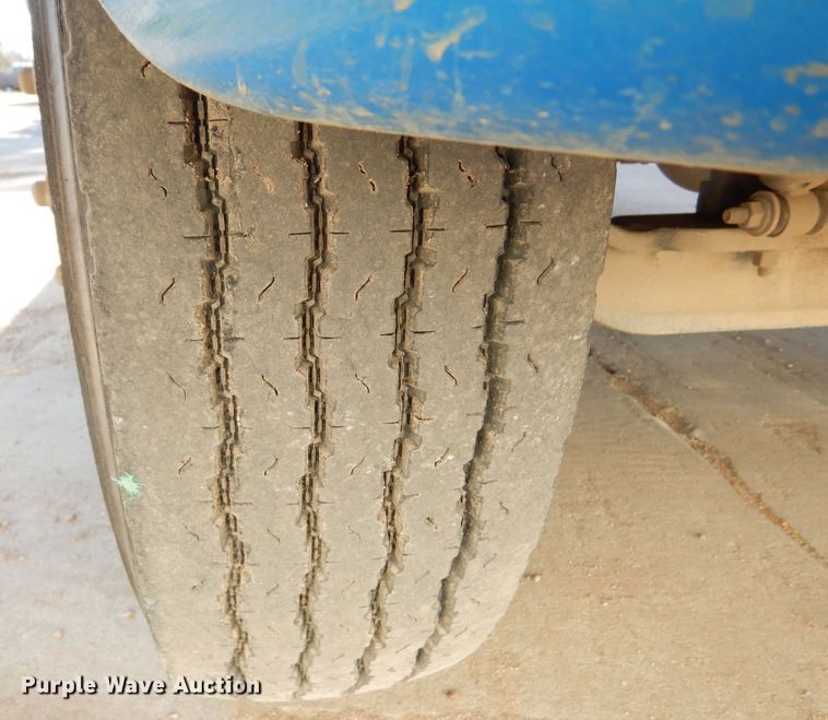 image for item DK3364 2002 International 4300  bucket truck