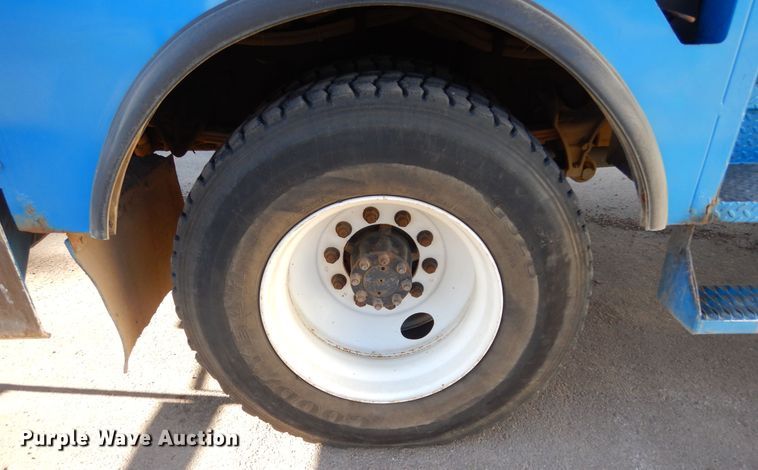 image for item DK3364 2002 International 4300  bucket truck