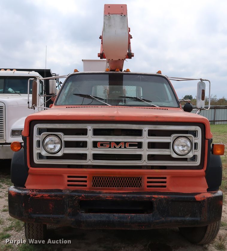 image for item DL0634 1986 GMC C6500  bucket truck