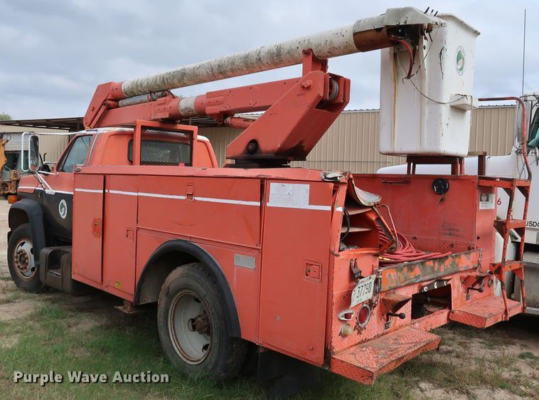 image for item DL0634 1986 GMC C6500  bucket truck
