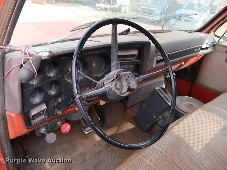 image for item DL0634 1986 GMC C6500  bucket truck