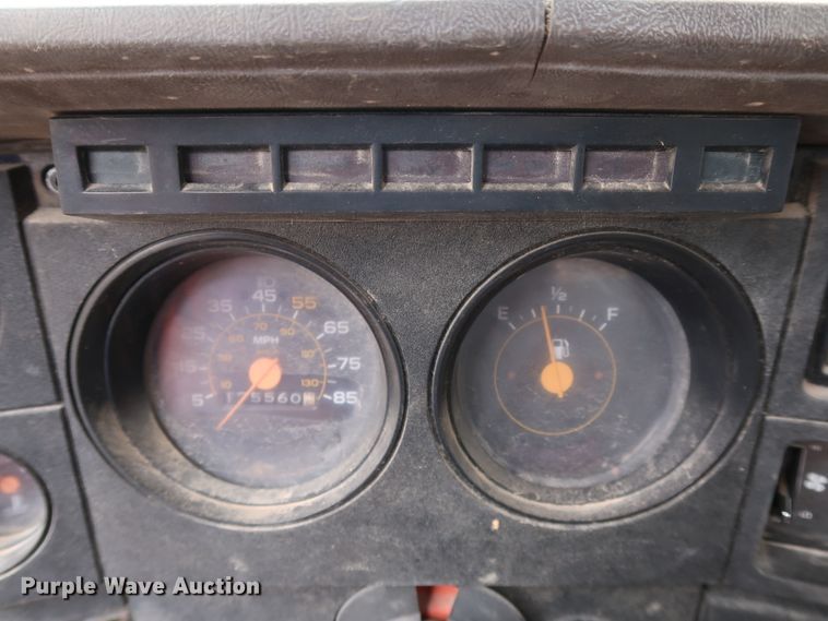 image for item DL0634 1986 GMC C6500  bucket truck