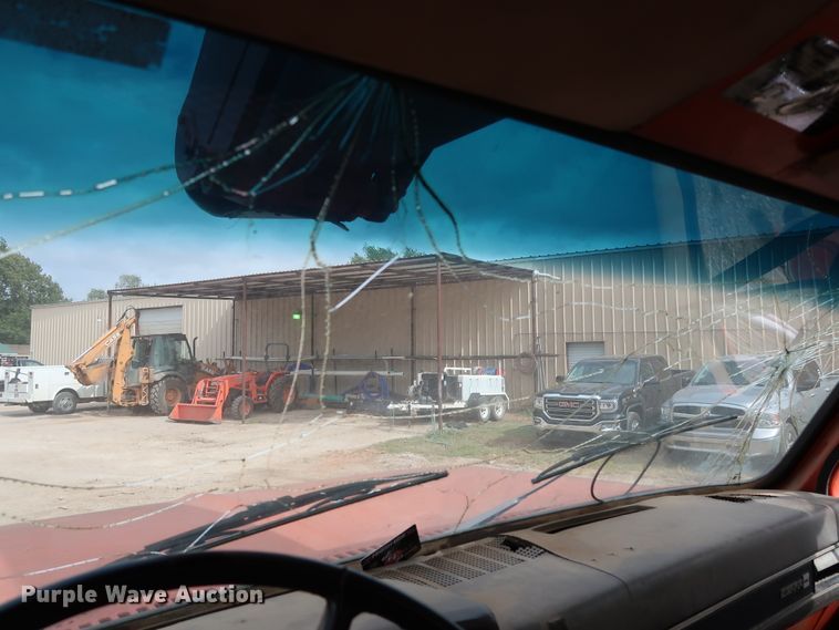 image for item DL0634 1986 GMC C6500  bucket truck