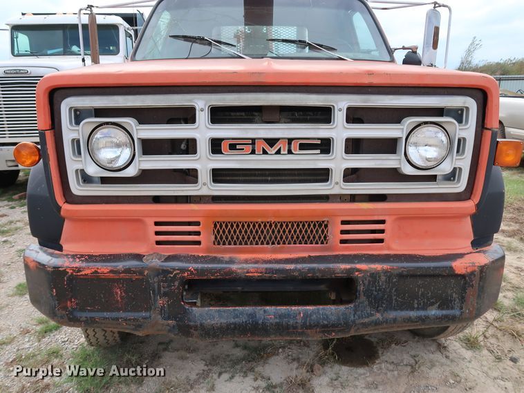 image for item DL0634 1986 GMC C6500  bucket truck