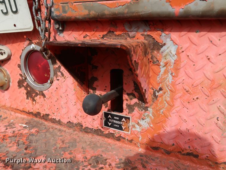 image for item DL0634 1986 GMC C6500  bucket truck