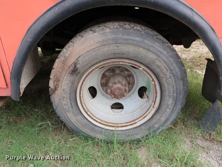 image for item DL0634 1986 GMC C6500  bucket truck