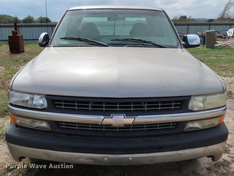 image for item DL0636 2002 Chevrolet Silverado 1500  Ext. Cab pickup truck