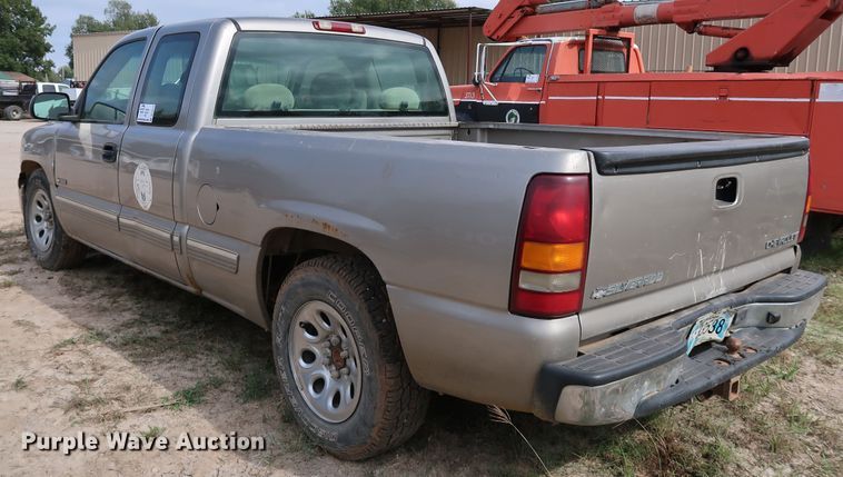 image for item DL0636 2002 Chevrolet Silverado 1500  Ext. Cab pickup truck