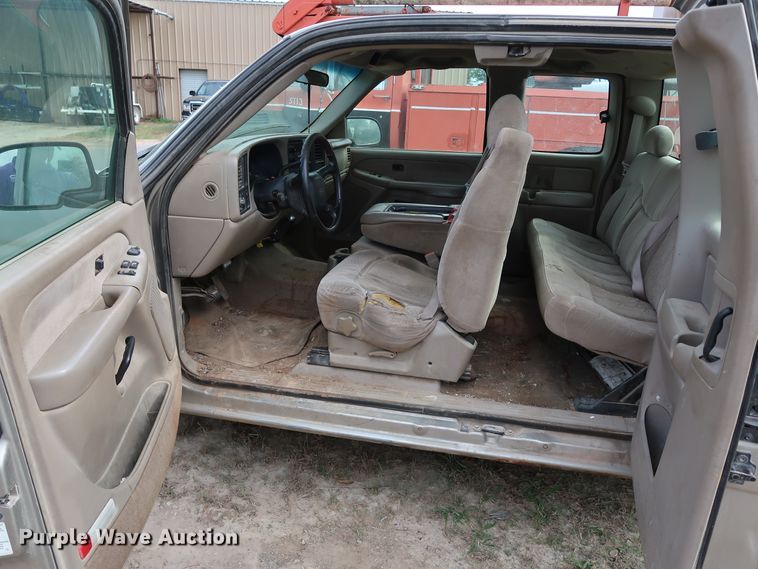 image for item DL0636 2002 Chevrolet Silverado 1500  Ext. Cab pickup truck