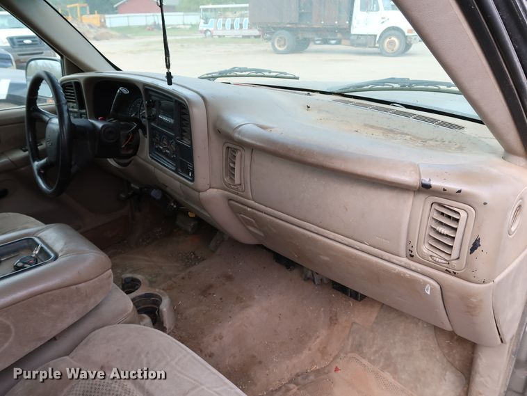 image for item DL0636 2002 Chevrolet Silverado 1500  Ext. Cab pickup truck