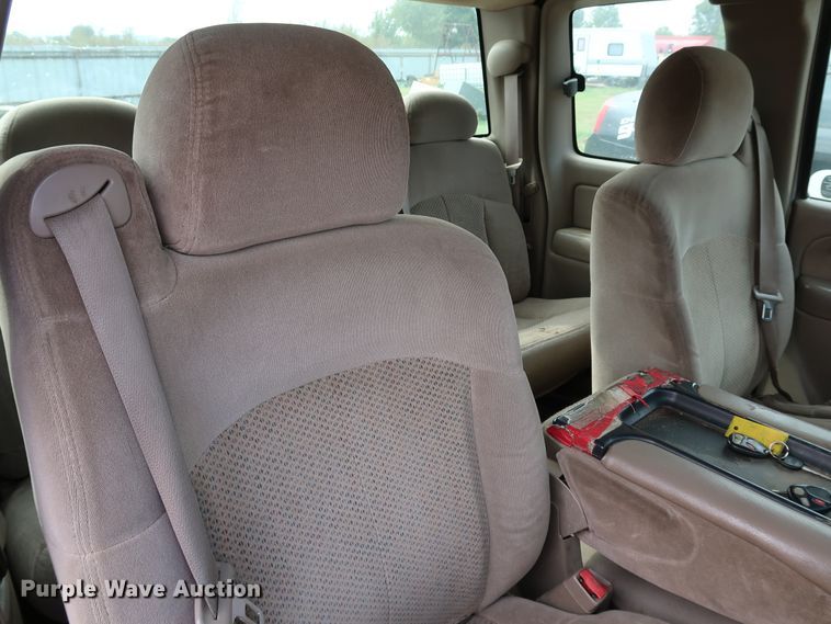 image for item DL0636 2002 Chevrolet Silverado 1500  Ext. Cab pickup truck