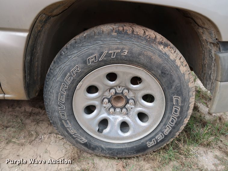 image for item DL0636 2002 Chevrolet Silverado 1500  Ext. Cab pickup truck