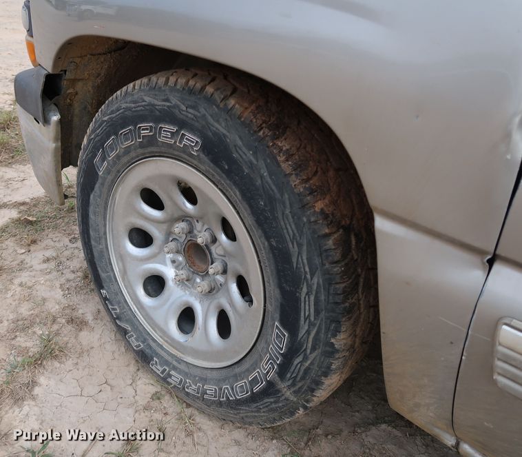 image for item DL0636 2002 Chevrolet Silverado 1500  Ext. Cab pickup truck