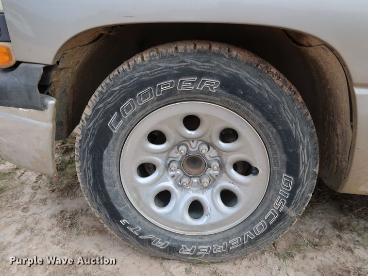 image for item DL0636 2002 Chevrolet Silverado 1500  Ext. Cab pickup truck