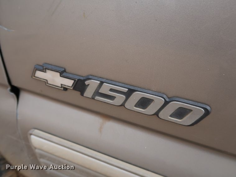 image for item DL0636 2002 Chevrolet Silverado 1500  Ext. Cab pickup truck