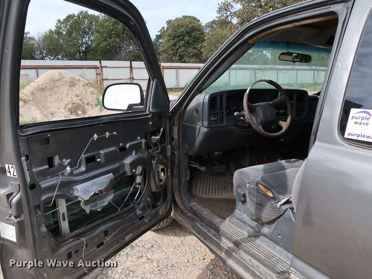 image for item DL0640 2001 Chevrolet Silverado 1500  Ext. Cab pickup truck