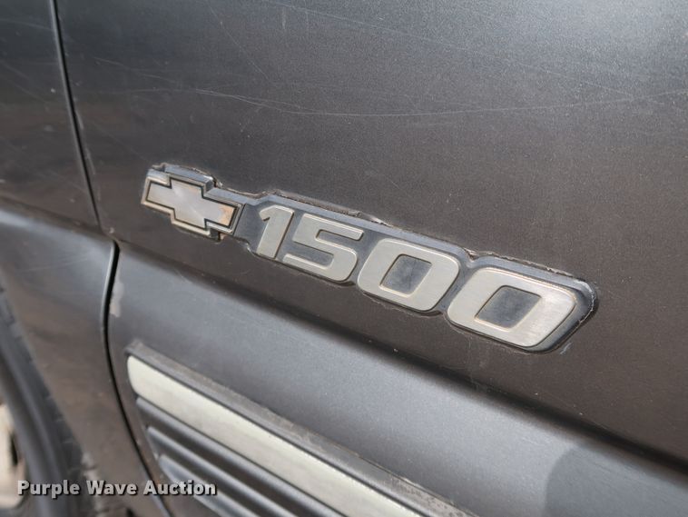 image for item DL0640 2001 Chevrolet Silverado 1500  Ext. Cab pickup truck