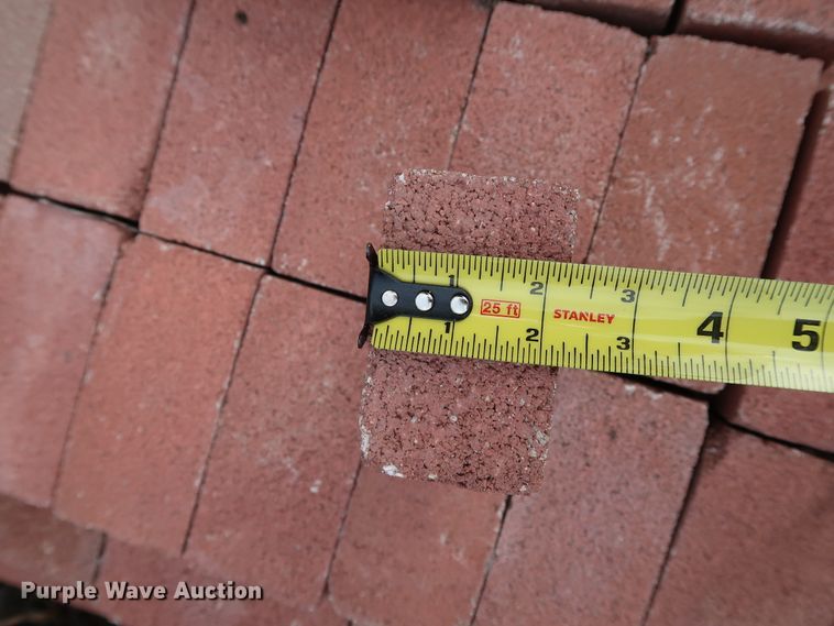 image for item DL0667 Approximately 1,500 bricks