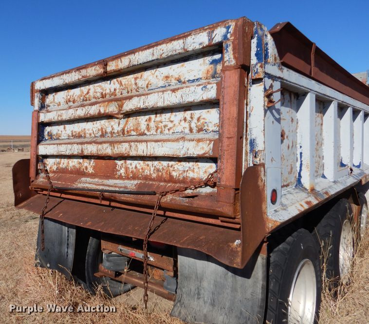 image for item DL3498 1994 International 9400  dump truck