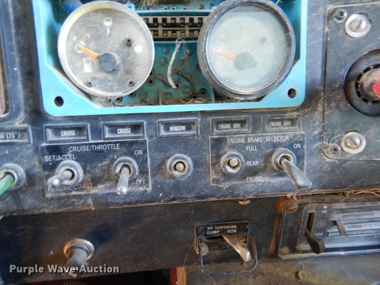 image for item DL3498 1994 International 9400  dump truck